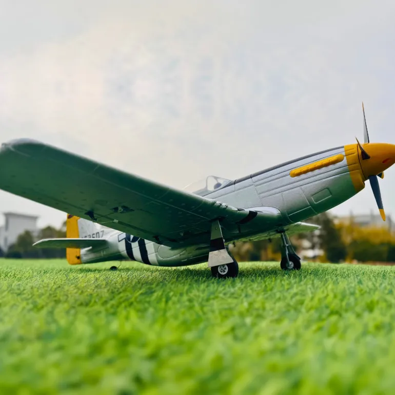UK Stock Only! Dynam P-51 Mustang V2 Silver RC Warbird Plane 1200mm Wingspan w/ Flaps